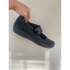 Arcopedico black leather mary jane shoes size 37 / 7
